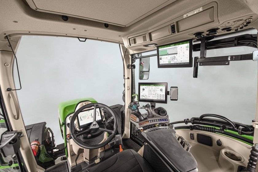 Фендт 936 Варио кабина