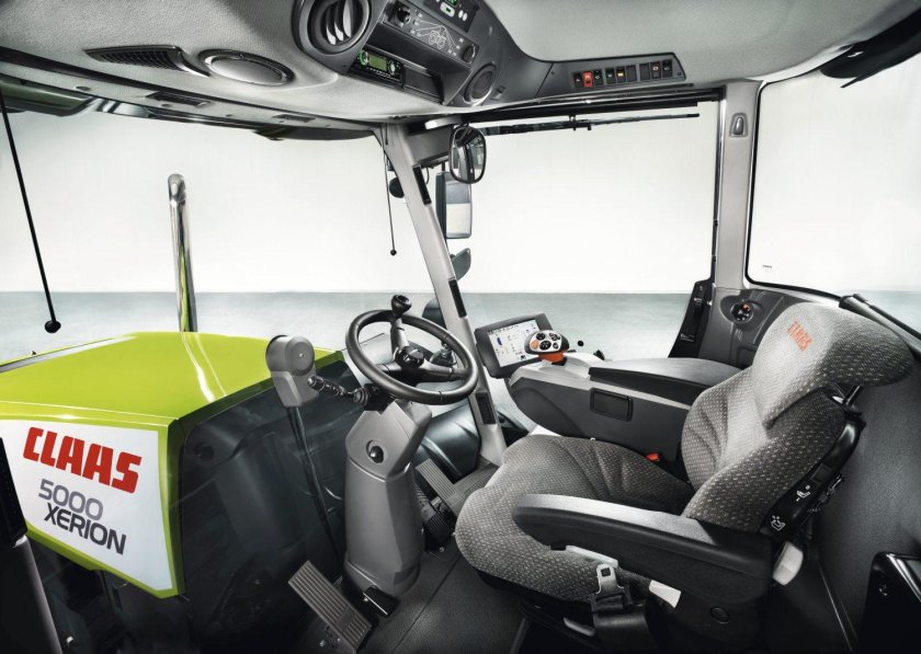 CLAAS Xerion 5000 кабина