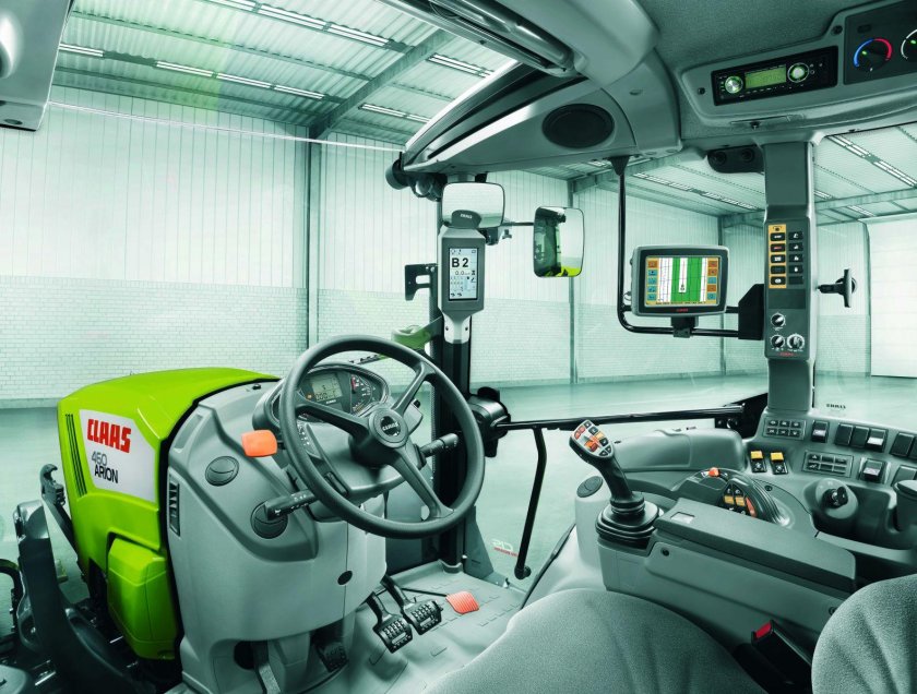 CLAAS Xerion 5000 кабина