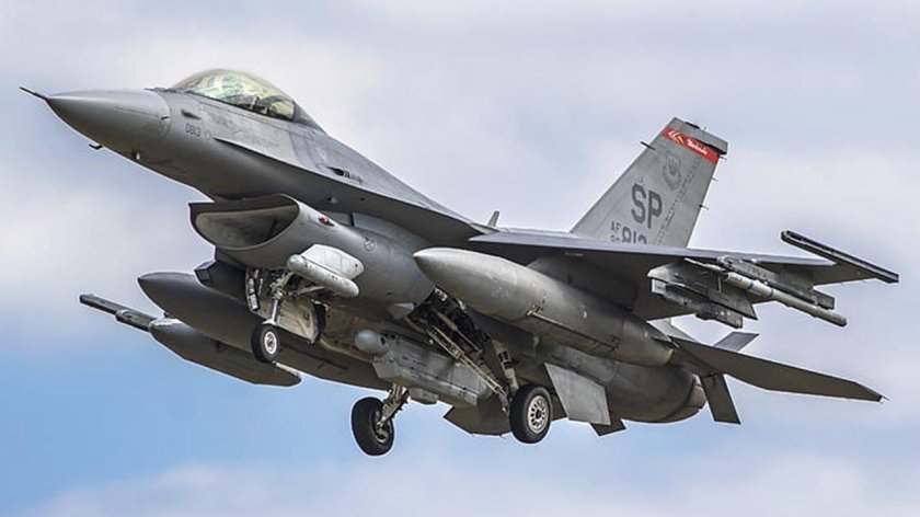 Ф-16 самолет