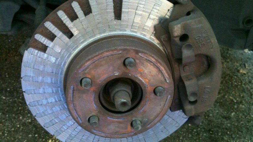 Стертые тормозные диски