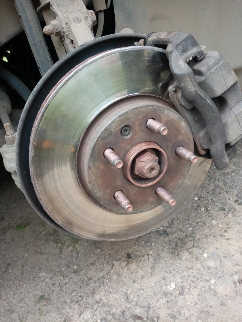 Биение руля при торможении