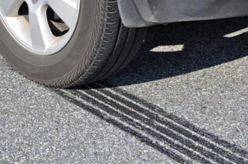 Следы скольжения транспортного средства