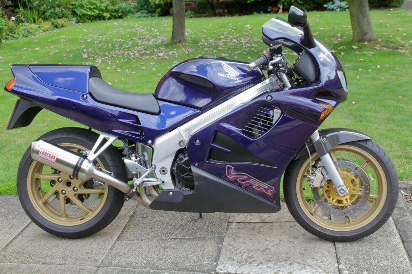 Honda VFR 750 rc36