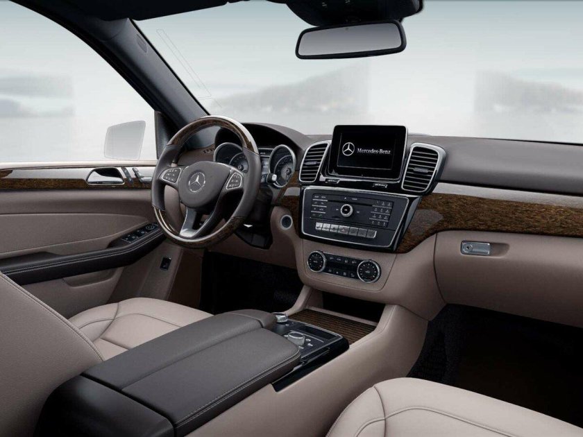 Мерседес Бенц ГЛС 400