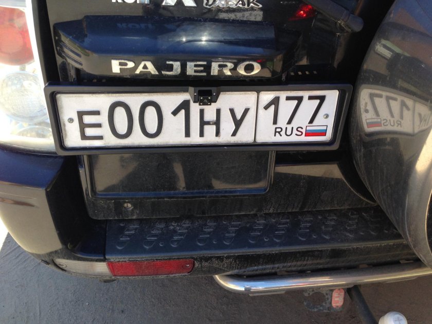Камера заднего вида Митсубиси Паджеро 3