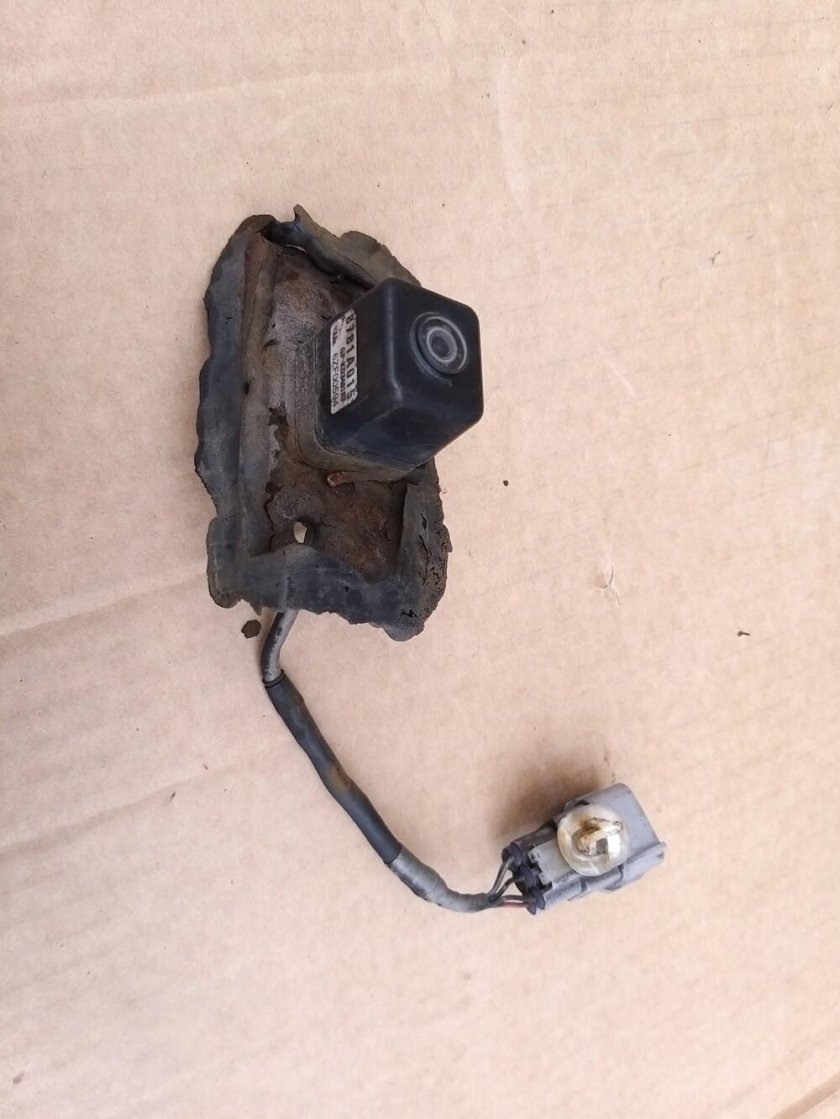 Камера заднего вида Mitsubishi Pajero 4