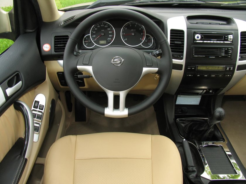 Shuanghuan SCEO салон