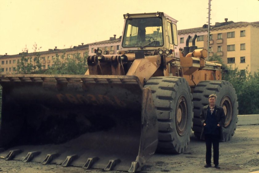 Погрузчик International h400