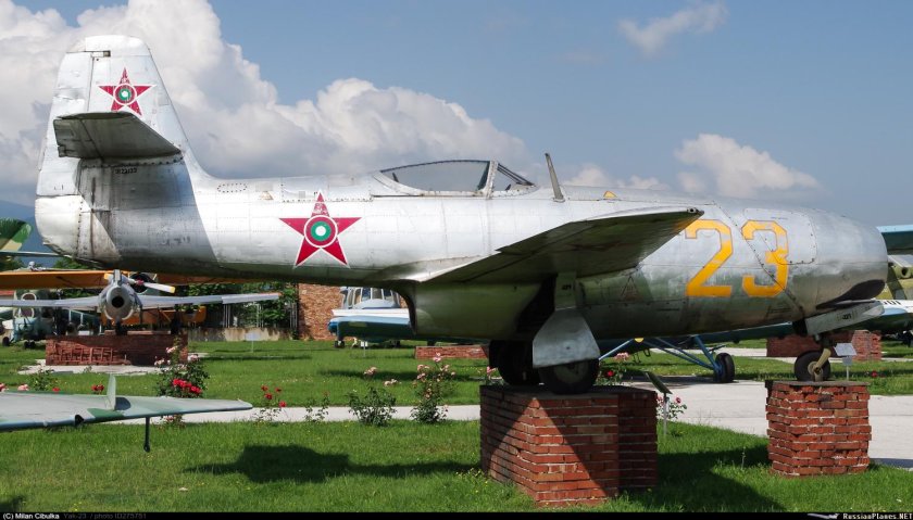 Як-23 фото