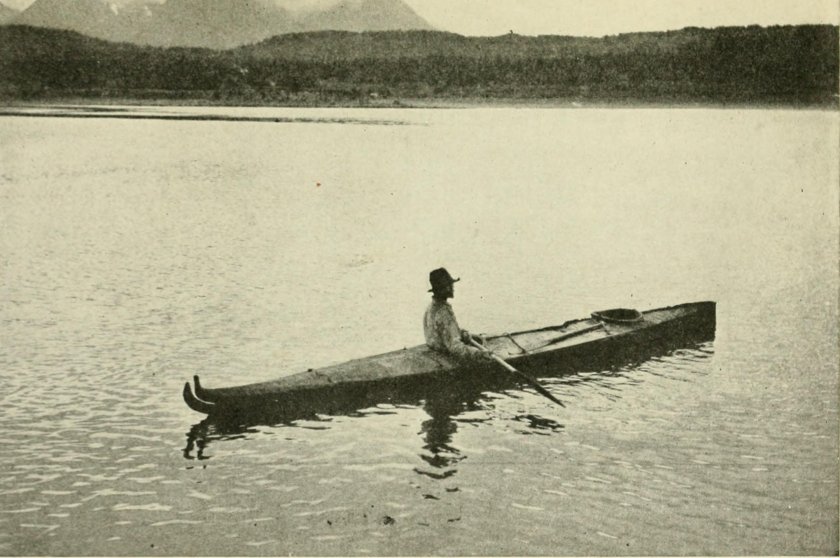 Алеут в каяке