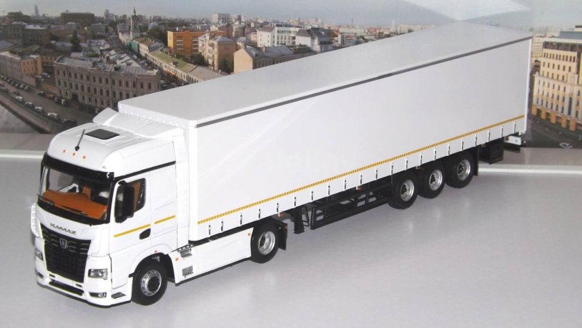 КАМАЗ 54901 С полуприцепом НЕФАЗ