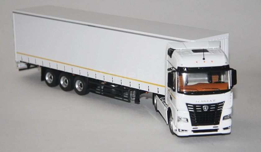 КАМАЗ 54901 С полуприцепом НЕФАЗ