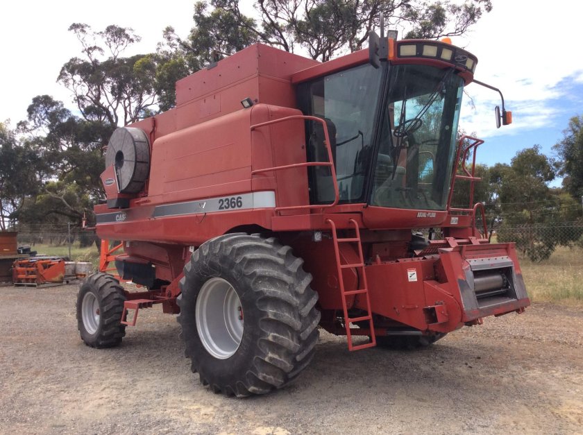 Комбайн Case 2366