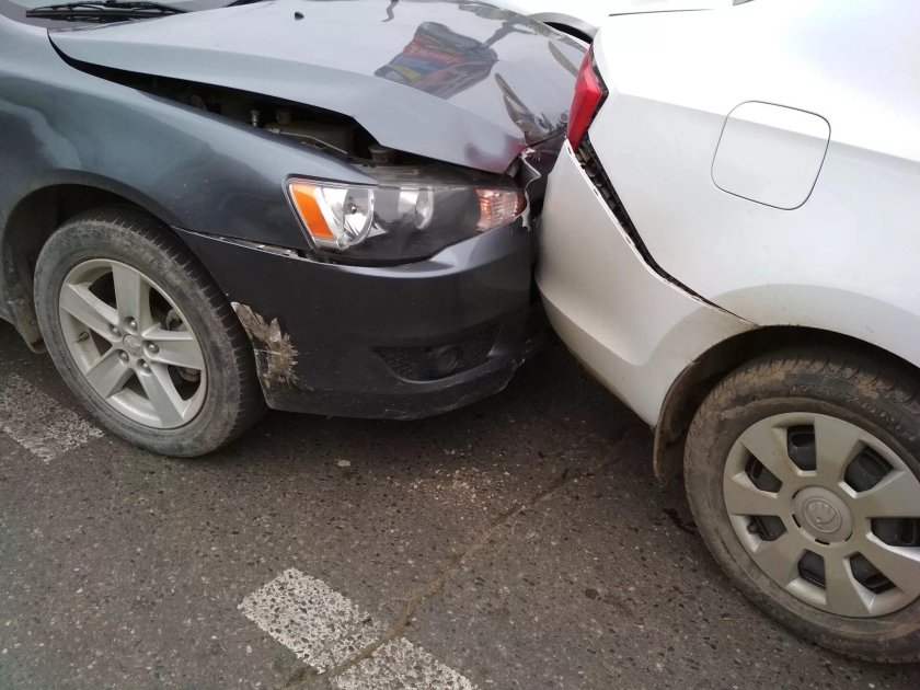 Шкода Рапид битая