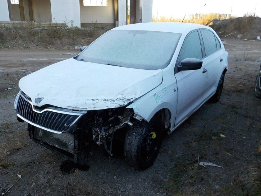 Битые Шкода Рапид 2021