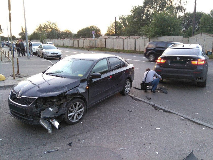 Разбитая Шкода Октавия а7