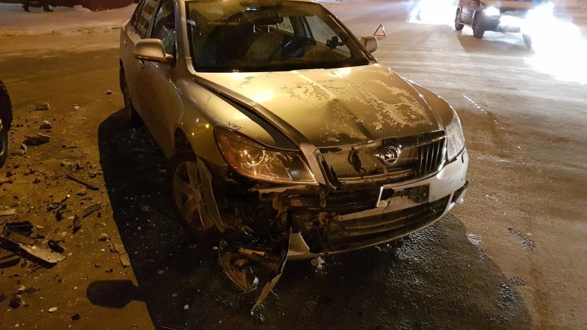 Разбитая Шкода Октавия