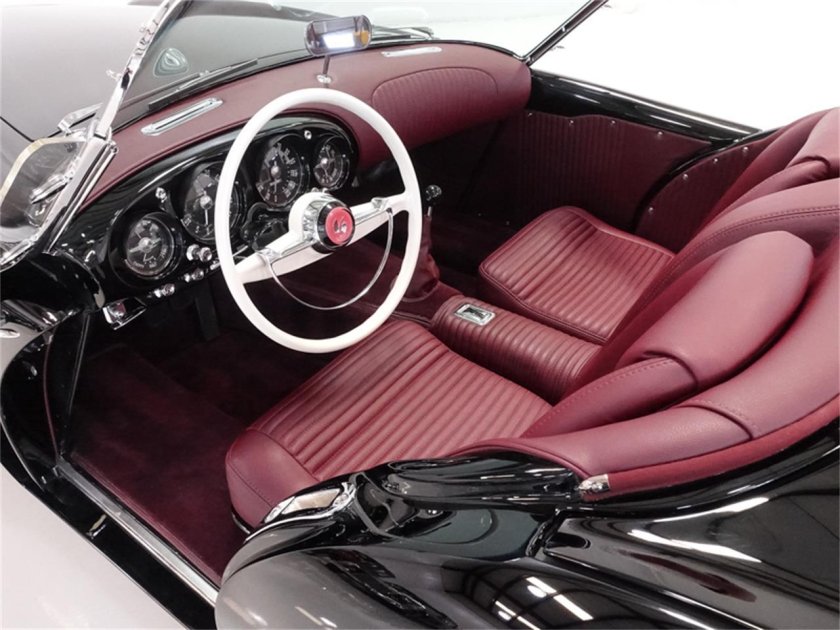 Kaiser Darrin салон