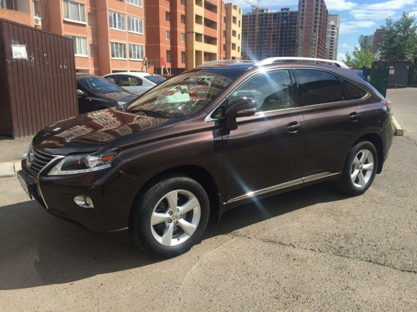 Lexus rx270 красный