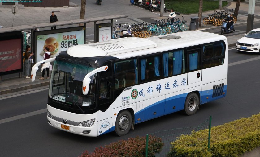 Ютонг автобус