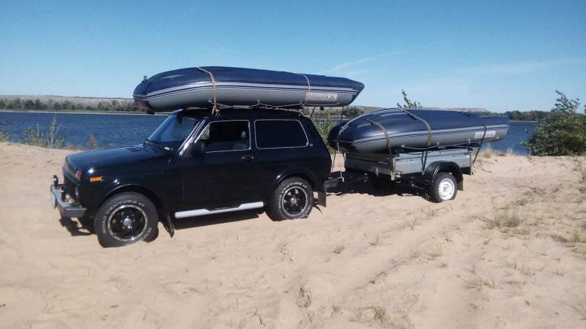 Нива 2131 с прицепом