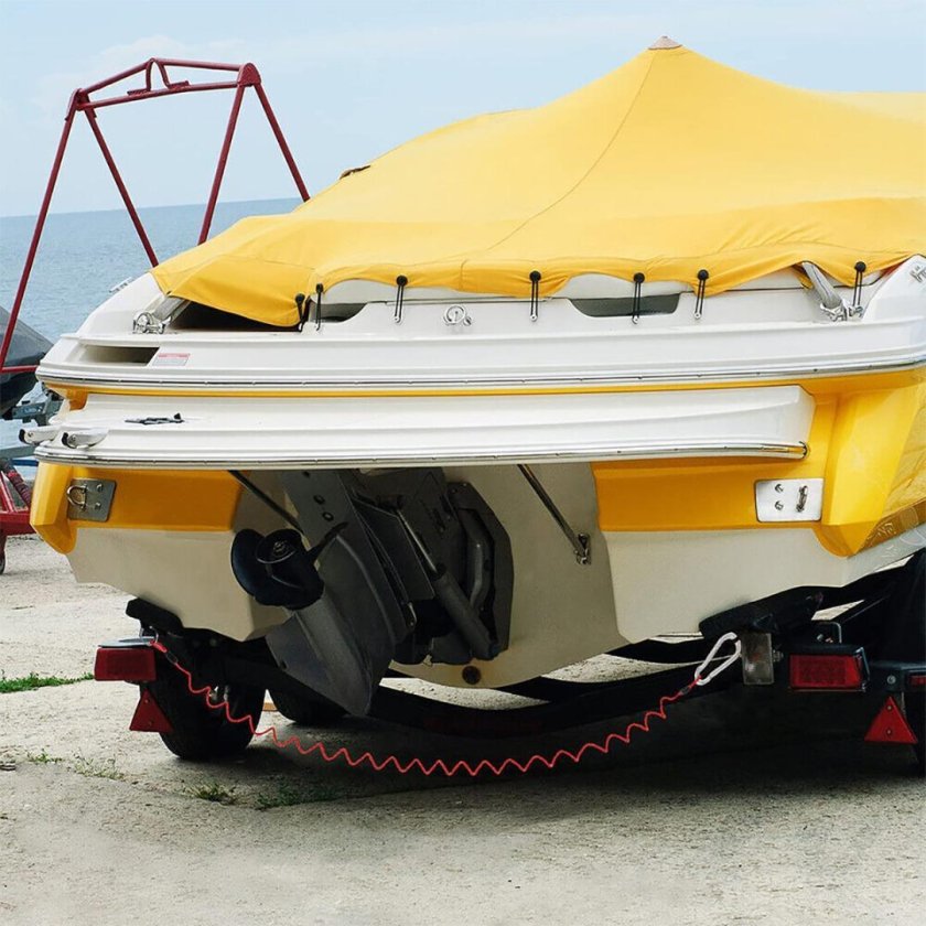 Лодка на прицепе прикол