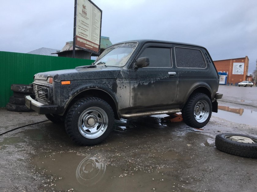 Нива 4х4 на грязевой резине