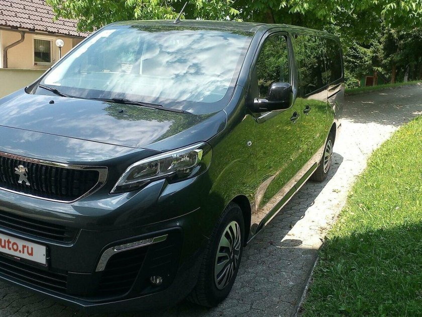 Peugeot traveller i long