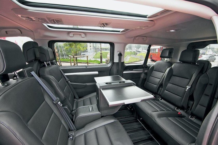 Минивэн Peugeot traveller