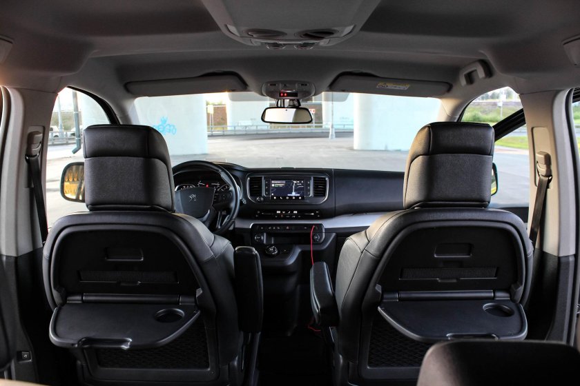 Пежо Травеллер Лонг салон