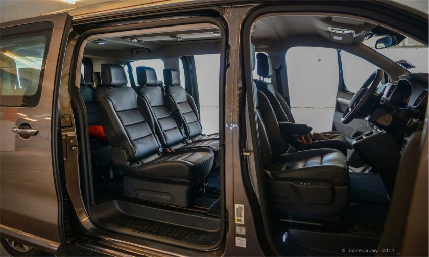 Пежо Тревеллер внутри