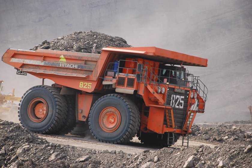 Карьерный самосвал Хитачи