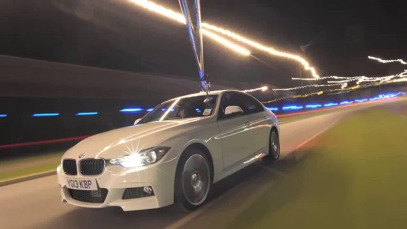 Машина в движении