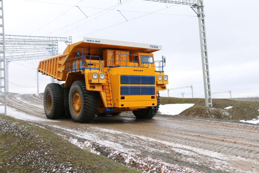 Карьерный самосвал БЕЛАЗ-75710