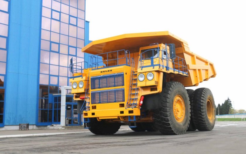 БЕЛАЗ карьерный самосвал