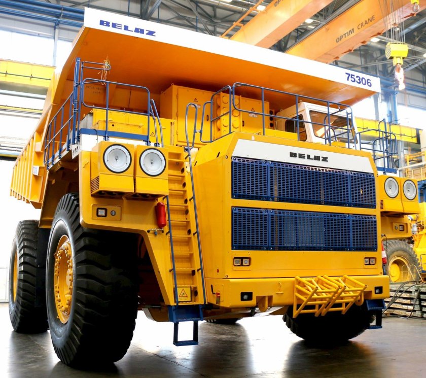 БЕЛАЗ 75306