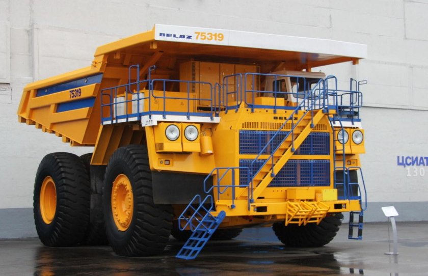 Самосвал БЕЛАЗ 75319