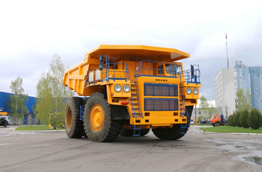 БЕЛАЗ 180 тонн