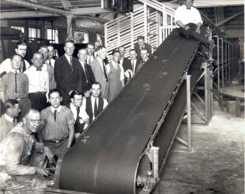 Первый конвейер Генри Форда