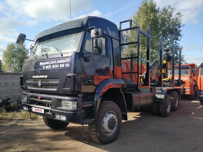 Ивеко Траккер 6х6