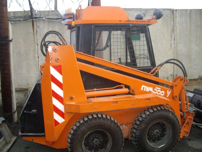 Мини-погрузчик Уралвагонзавод пум-500