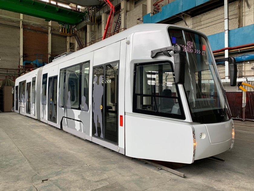 Трамвайный вагон 71-142 (ЛВС-2019)