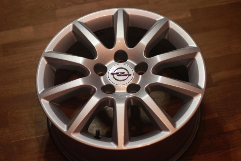 Литые диски r16 на Опель Астра h