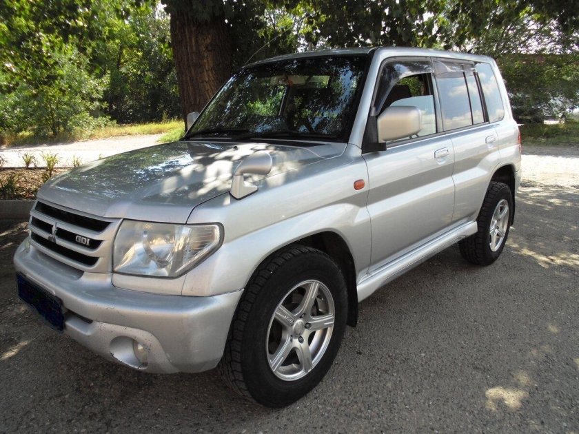 Mitsubishi Pajero io 2007