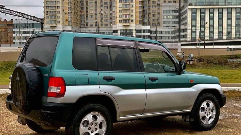 Mitsubishi Pajero io