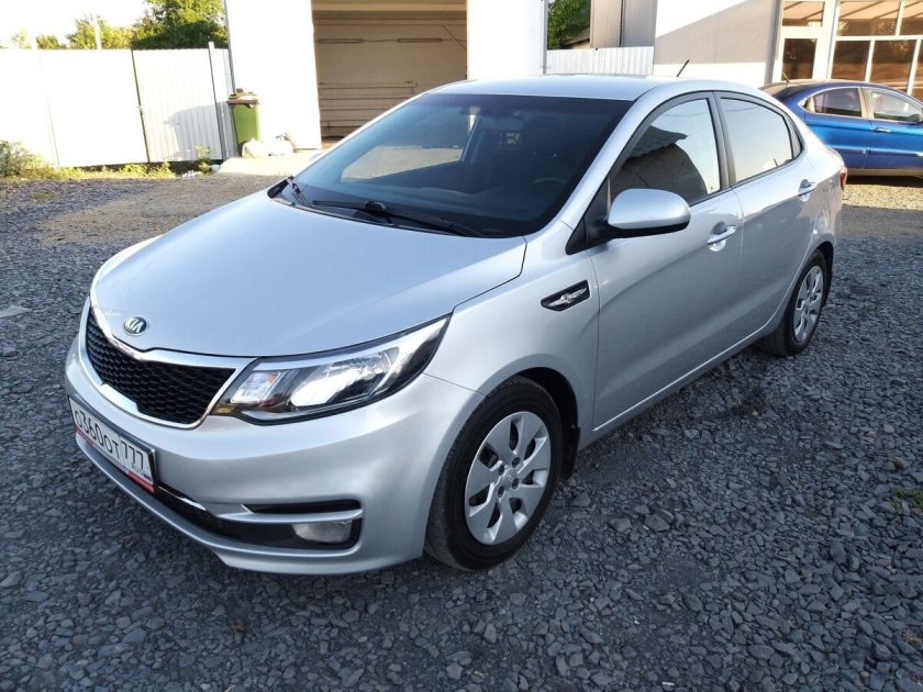 Киа Рио серебристая