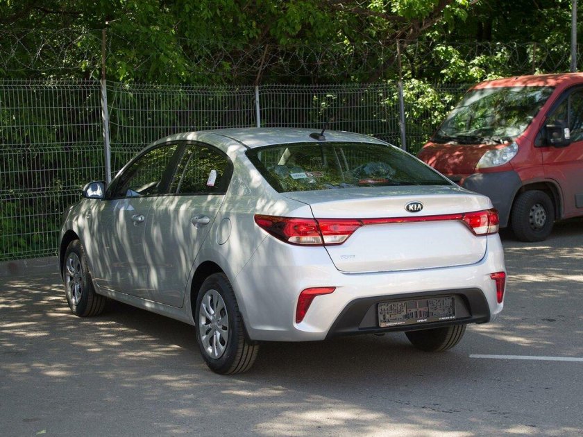Киа Рио 4 серебристая