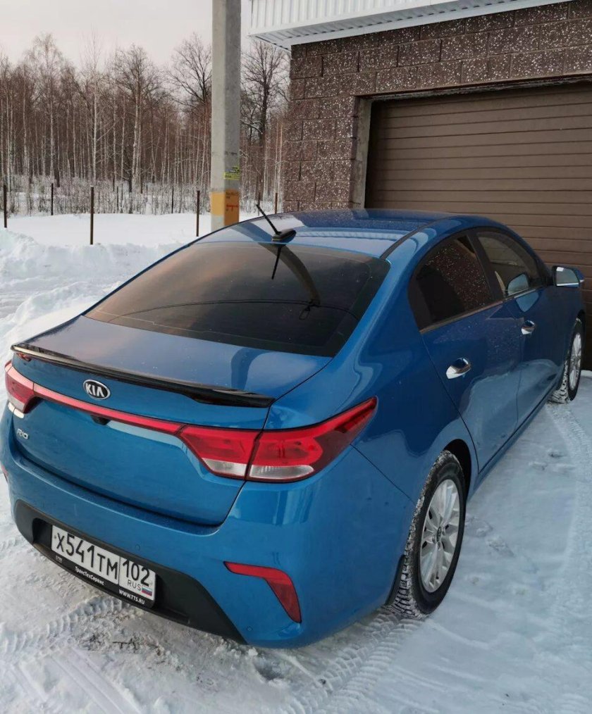 Kia Rio 3 голубая
