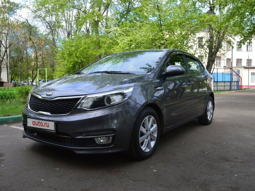 Kia Rio 2015 — 2017 III Рестайлинг серый